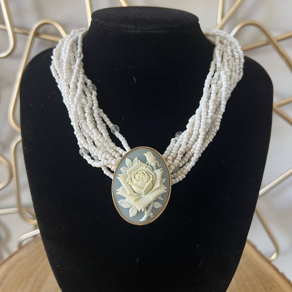 NINA RICCI for AVON Vintage Blue and White Carved Rose Flower Cameo Necklace